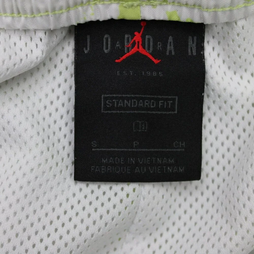 Nike Jordan Swim Trunks Shorts Mens Small Limelight Flight Poolside Standard Fit